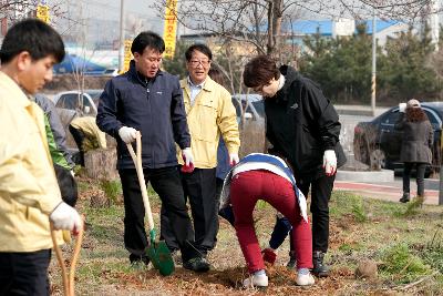 식목일 나무심기 행사