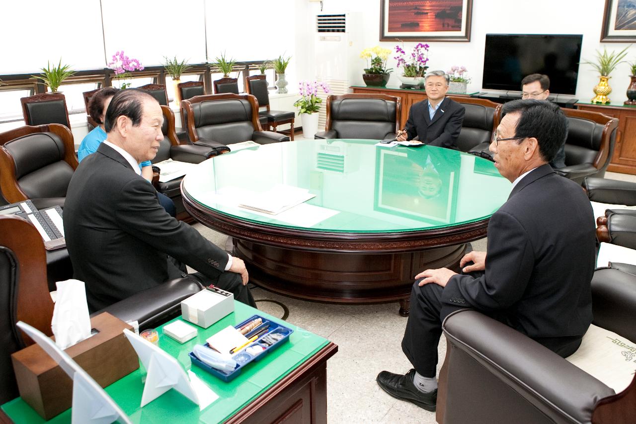 대한민국전몰군경유족회 박찬섭군산지회장 장학금 기탁