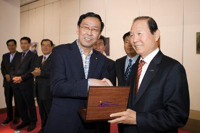 중국연대-한국 군산시 서예,미술,사진 교류전