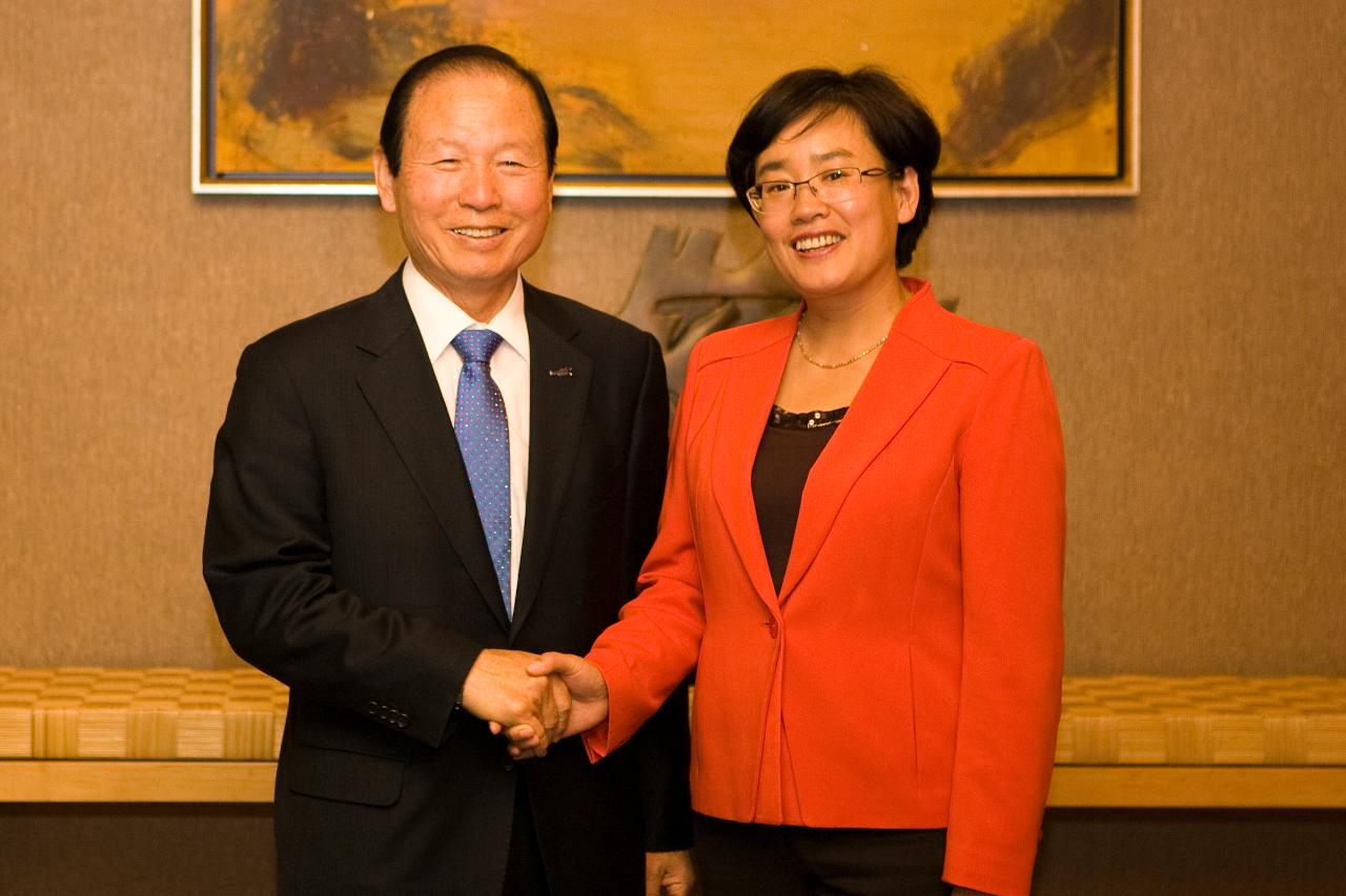 중국 위해시-대한민국 군산시 우호협력도시 협약식