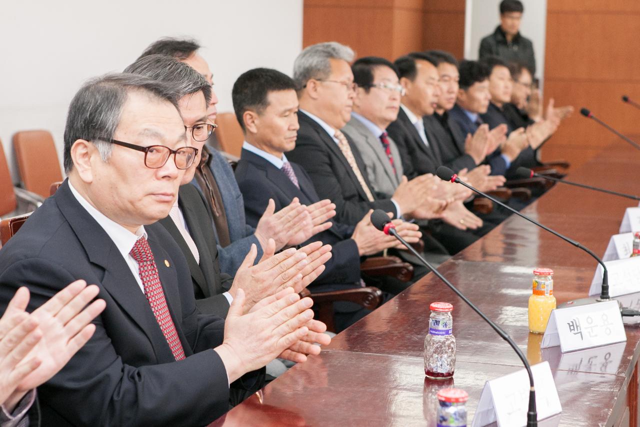 시민체육회 신임이사 위촉장수여