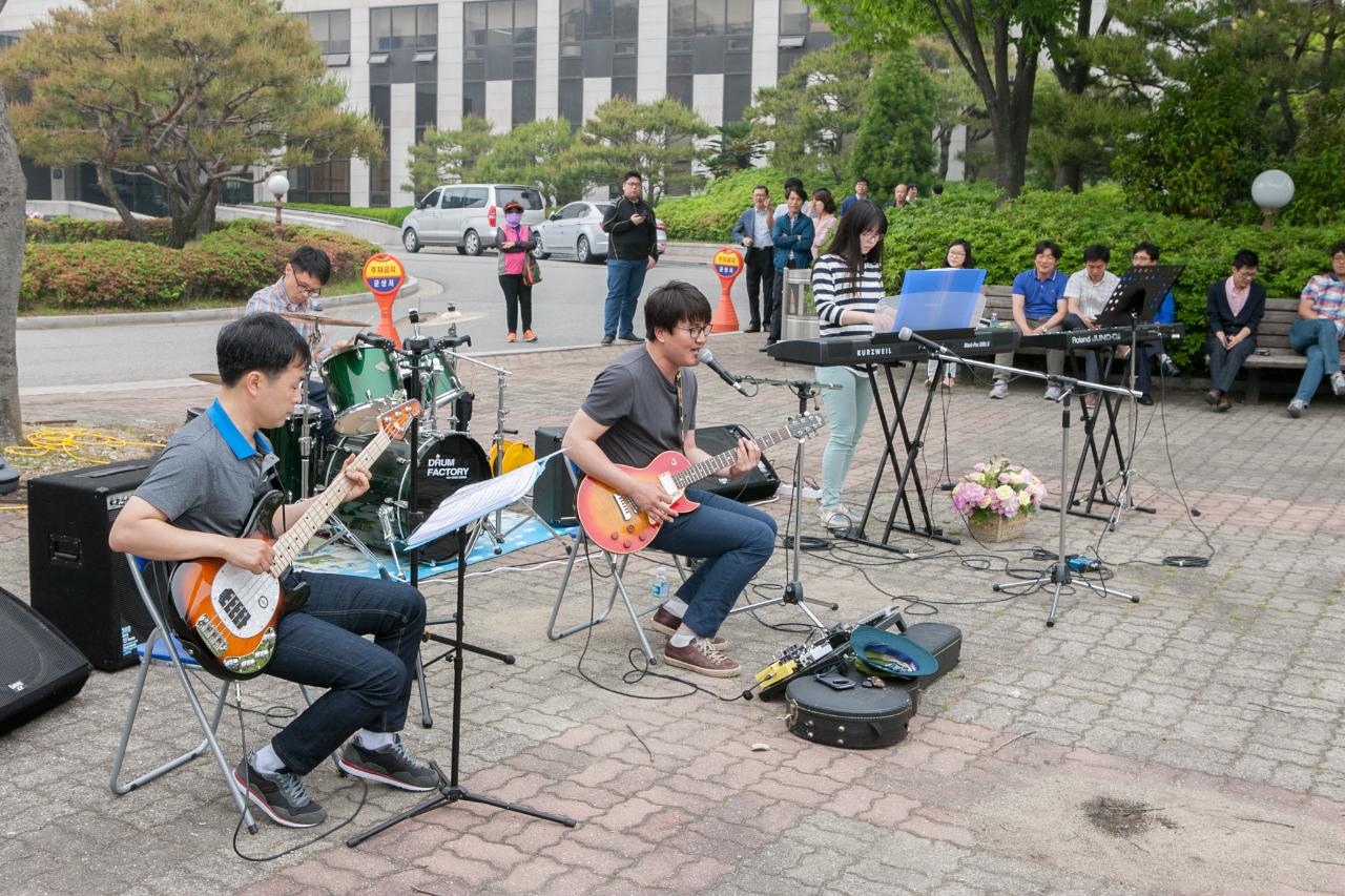 직장인밴드 즐거운인생 공연