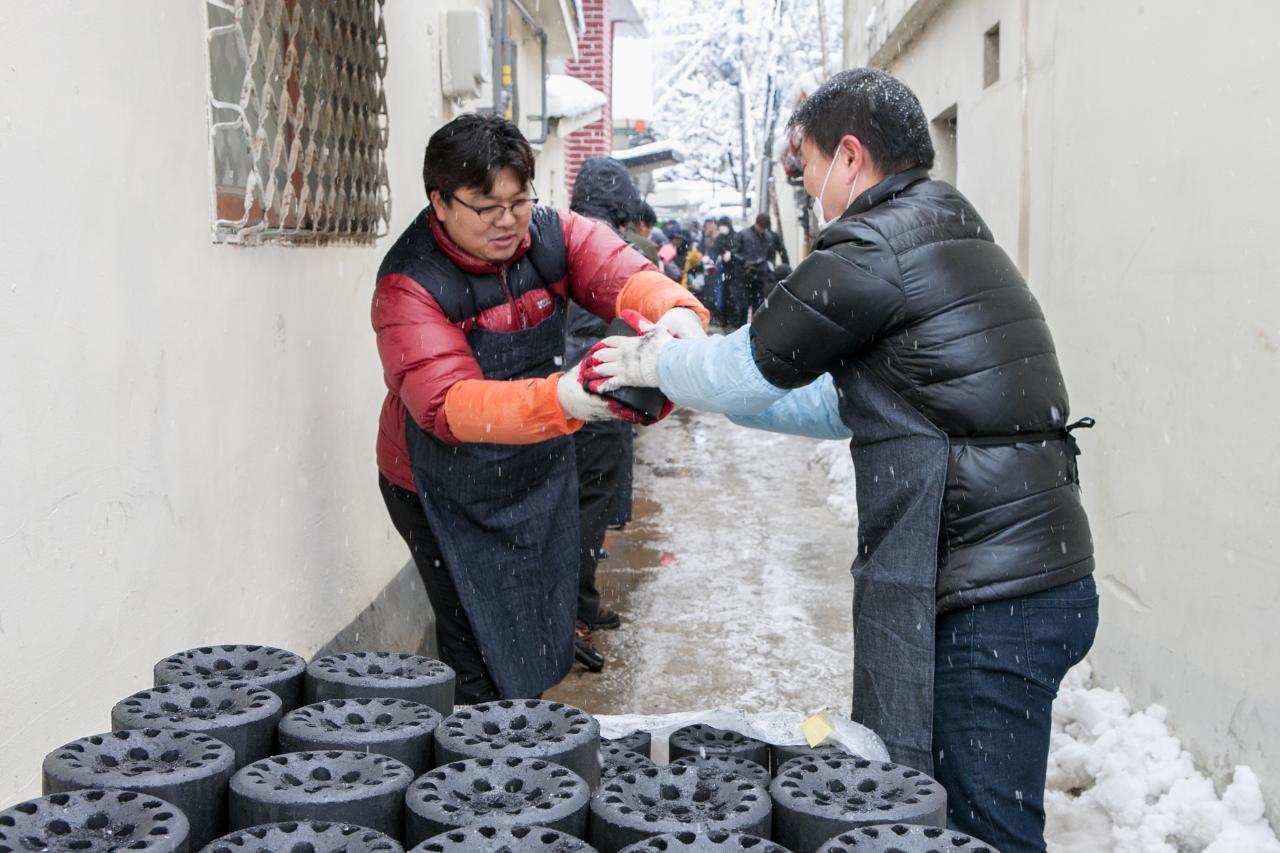 타타대우상용차 사랑의 연탄나눔행사