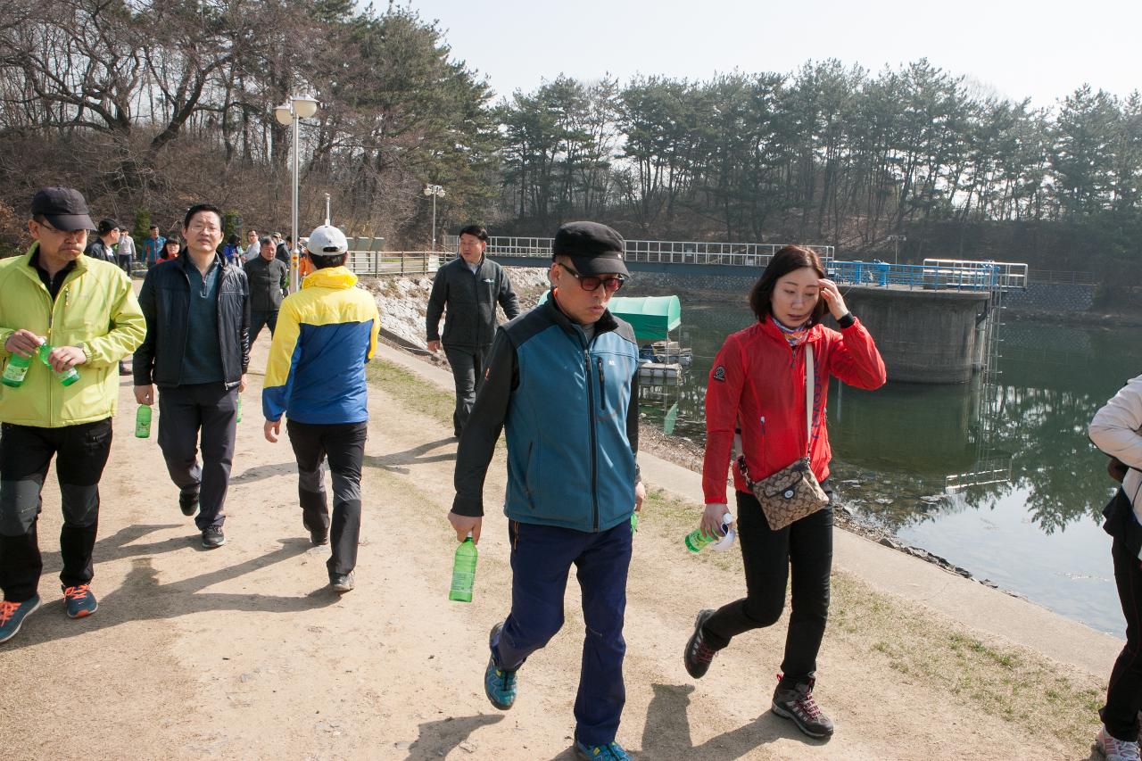 출입기자단과 청암산 등반