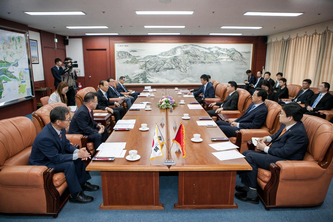 중국 연운항 시장일행 방문