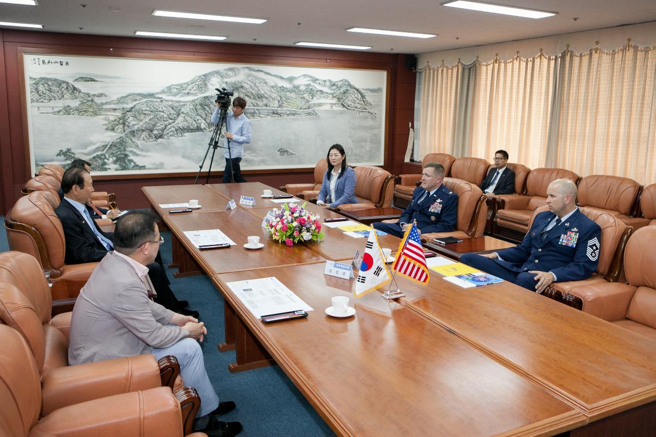 미공군 제8전투비행단장 간담