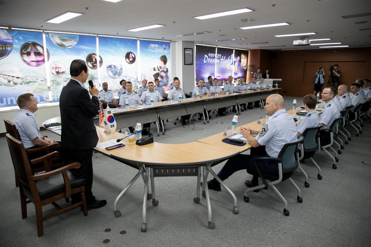 미공군 제8전투비행단 시정설명회