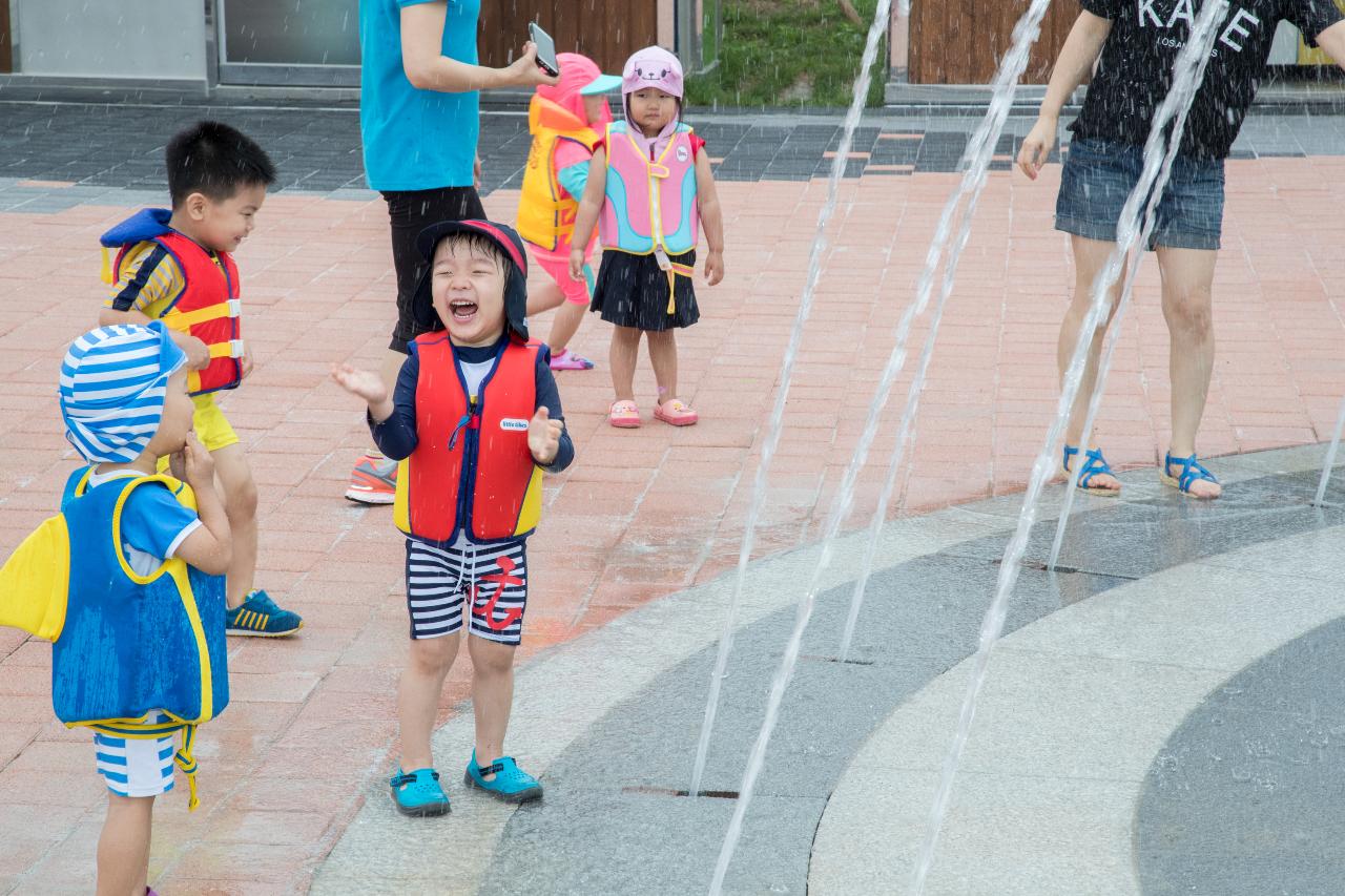 군산 야외수영장 개장식