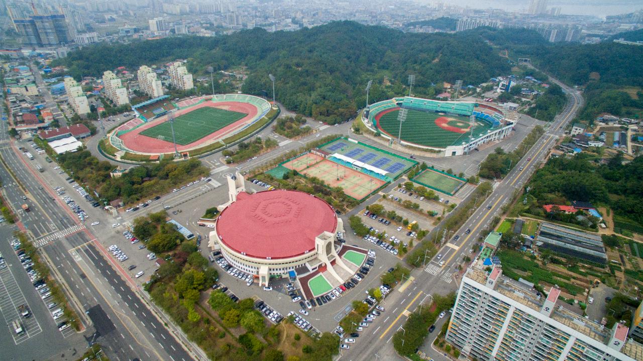 공설운동장 드론 사진