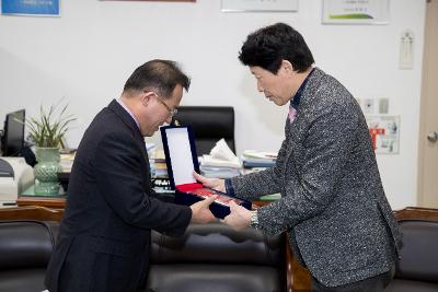 군산대학교 총장 자치행정국장 감사패수여