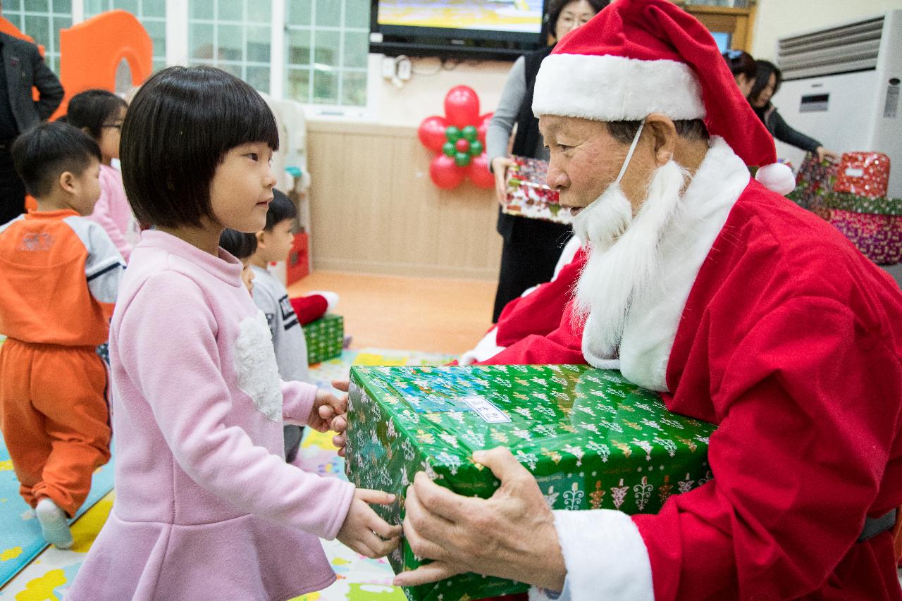 성탄절맞이 복지시설 산타위문(모세스영아원)