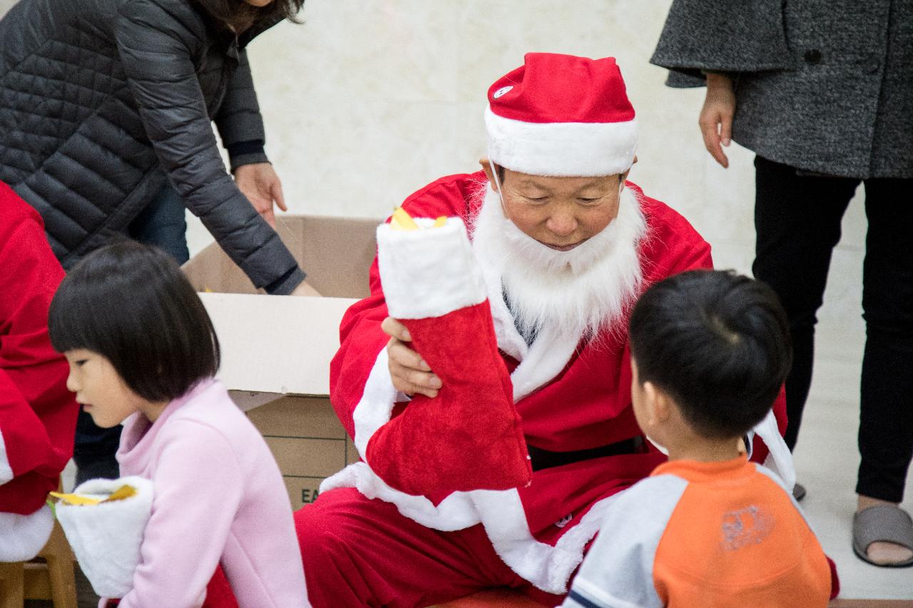 성탄절맞이 복지시설 산타위문(모세스영아원)