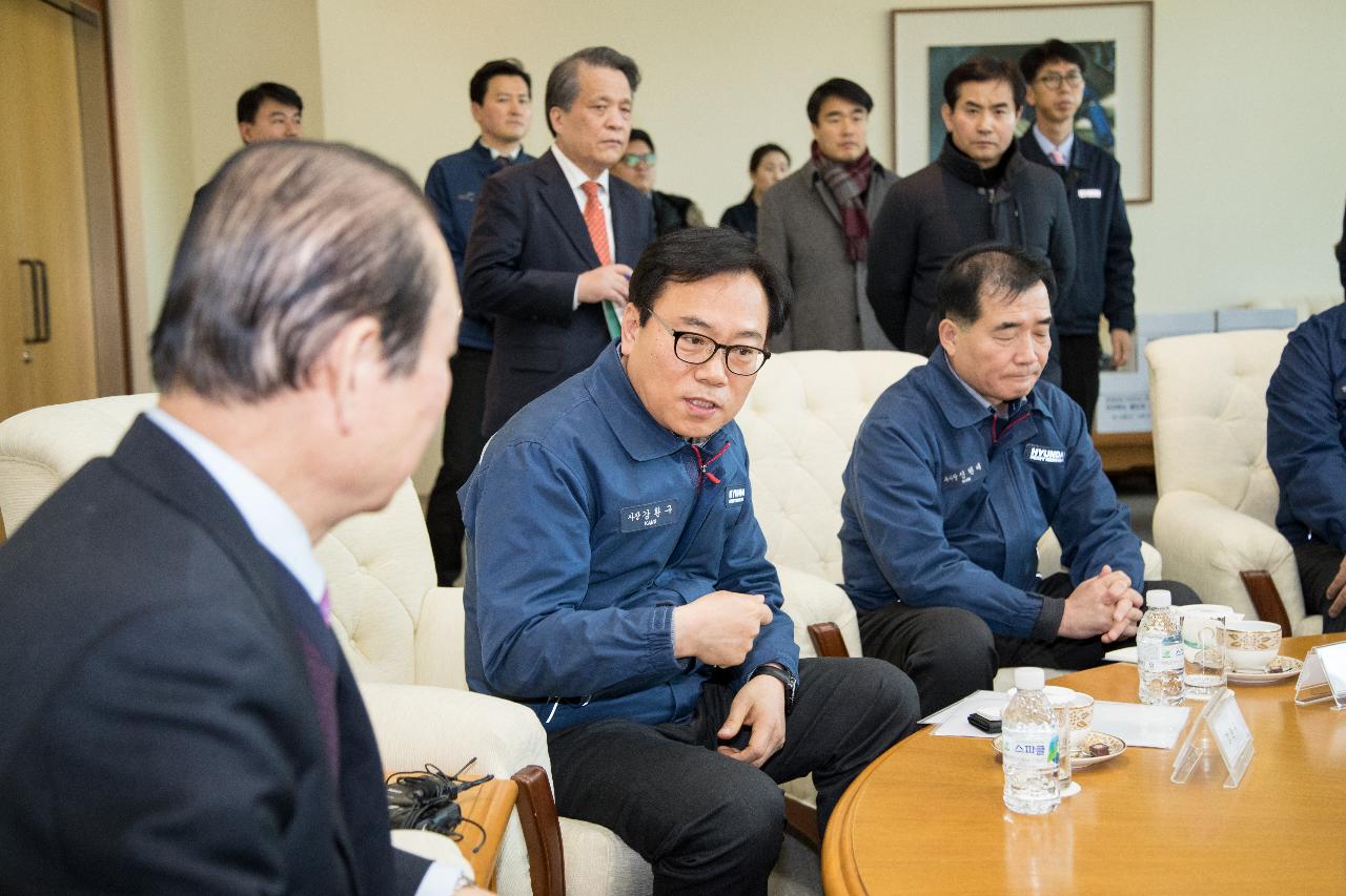 군산조선소 존치를 위한 범도민 서명부 전달(울산현대중공업)