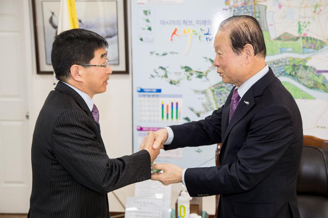 한국지엠 군산공장 본부장 감사패 수여