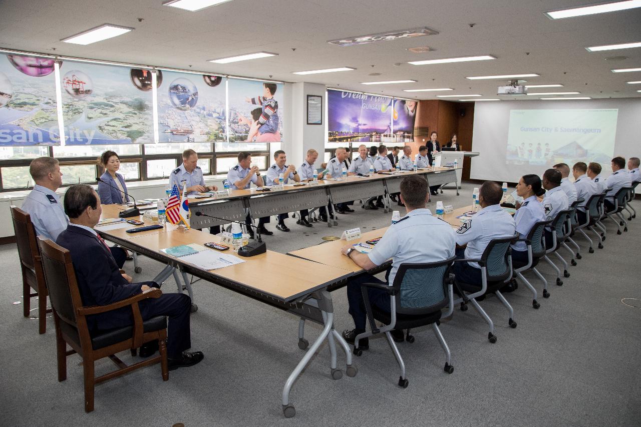 미공군 제8전투비행단 시정설명회