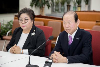 한국지엠 군산공장 정상화 촉구 서명부 전달(국회)