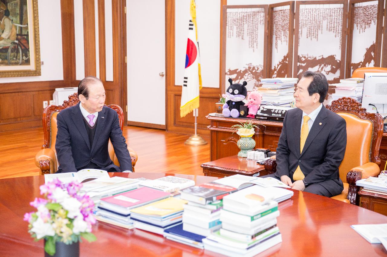 한국지엠 군산공장 정상화 촉구 서명부 전달(국회의장)