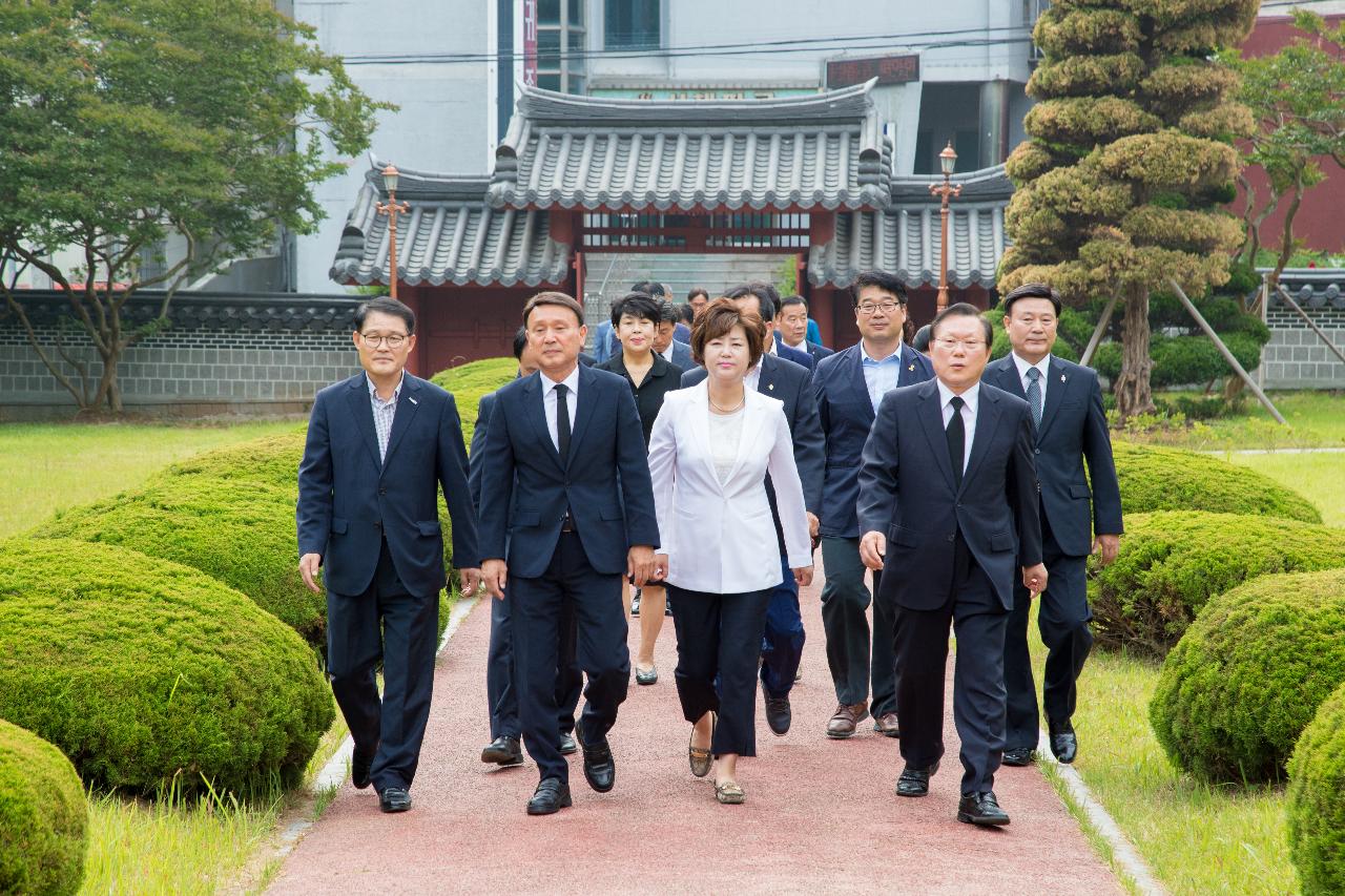 지방선거 당선인 군경묘지 참배