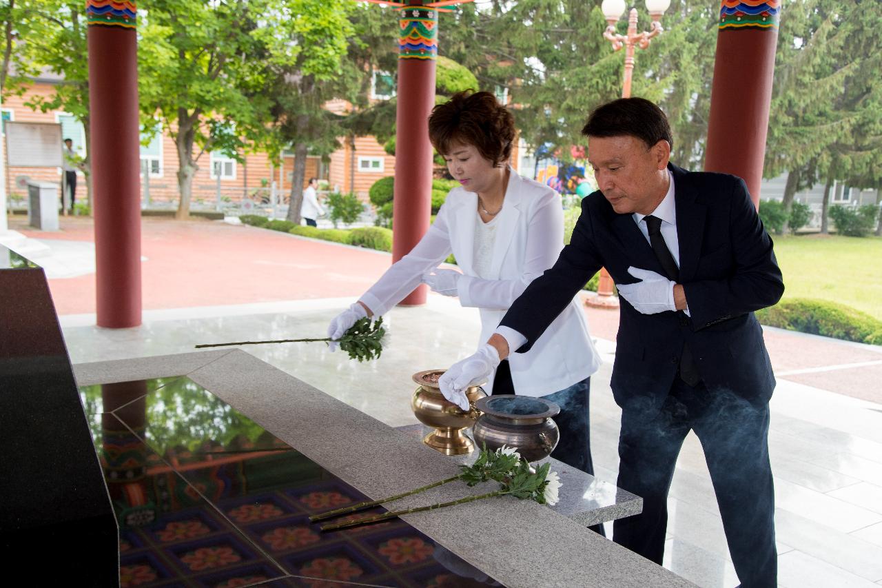 지방선거 당선인 군경묘지 참배