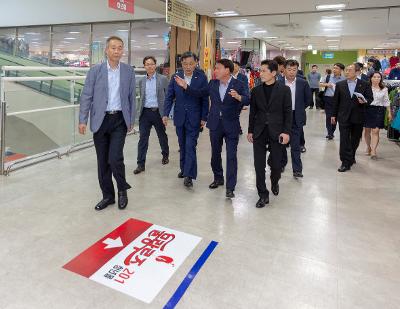 중소벤쳐기업부 차관 공설시장 방문