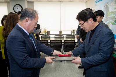 고용위기 극복 아이디어 공모작 시상