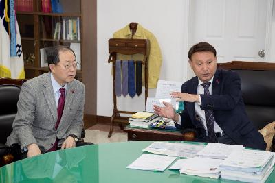 이웃돕기 성금 기탁식(신영목재)