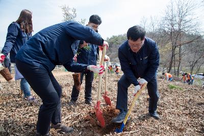 제74회 식목일 나무심기 행사