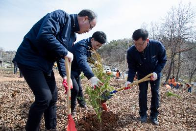 제74회 식목일 나무심기 행사