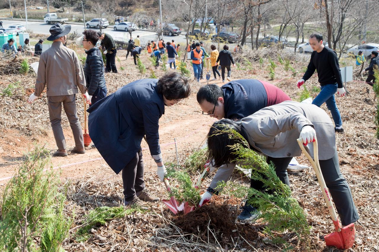 제74회 식목일 나무심기 행사