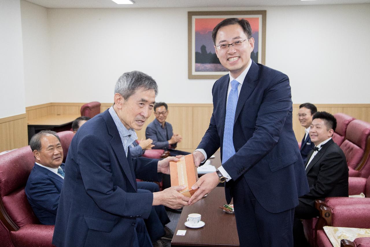 중국 흑기사 사중창단 공연