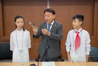 베트남 럭탁 희망고아원 어린이 방문단 면담