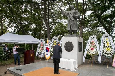 애국지사 춘고 이인식선생 추모식