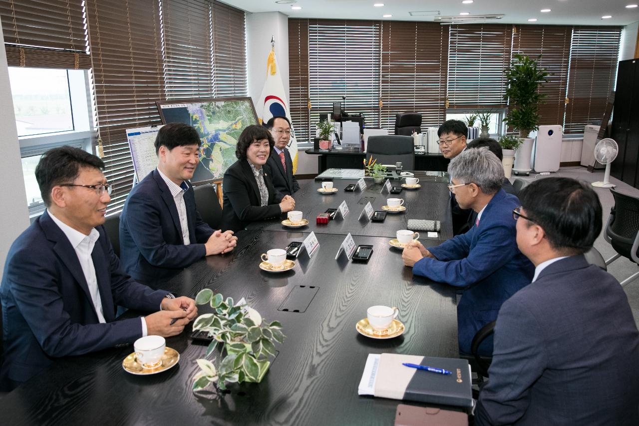 건설기계 및 수상형 태양광 평가 연구기관 투자협약식