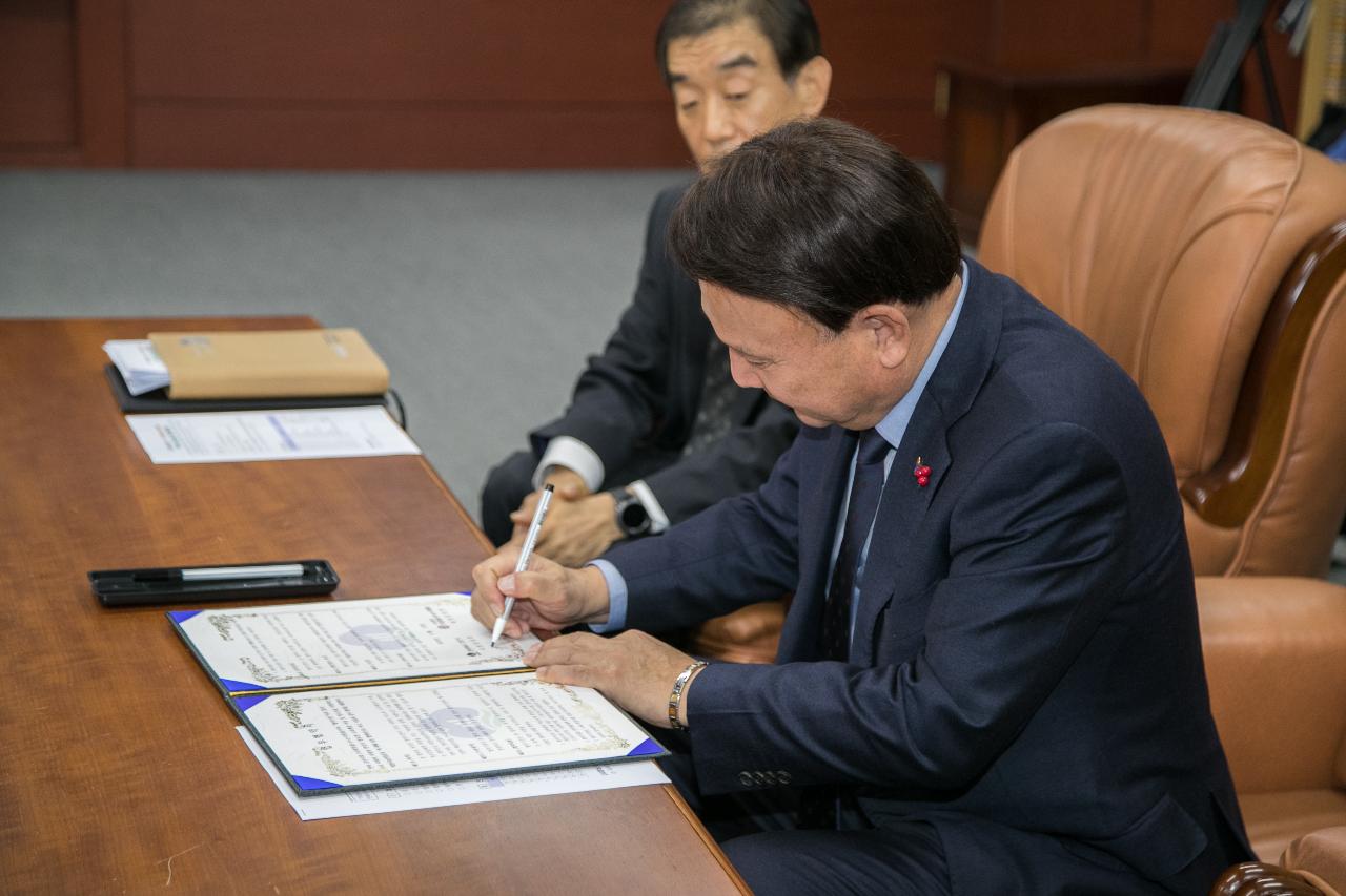 (사)희망사 업무협약 및 장학금 전달식