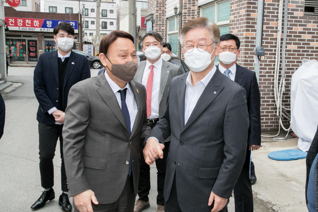 이재명 경기도지사 공공배달앱 개발전략 수립을 위한 군산방문