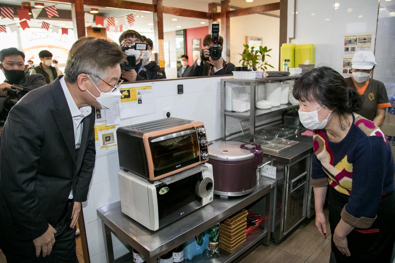 이재명 경기도지사 공공배달앱 개발전략 수립을 위한 군산방문