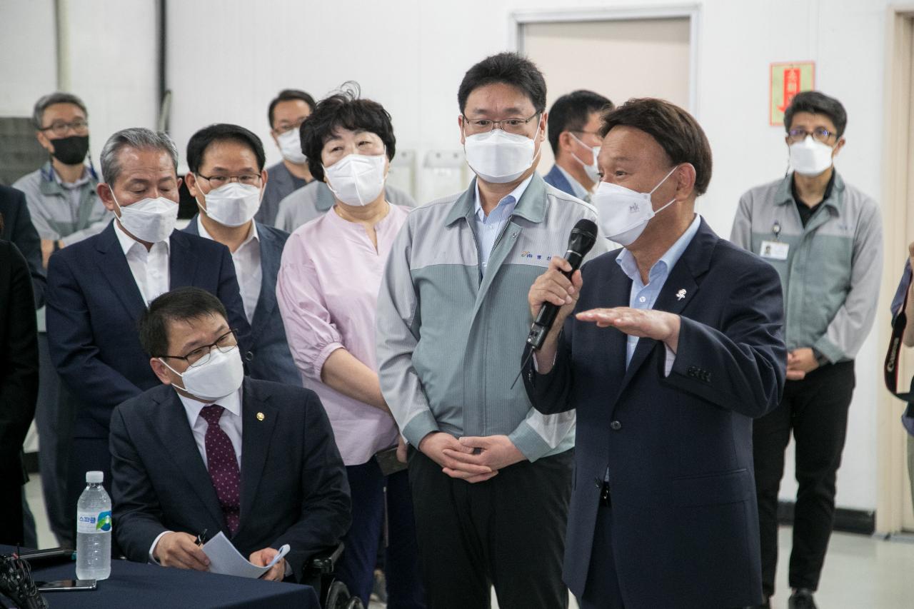 국민의 힘 대표 명신 군산공장 방문