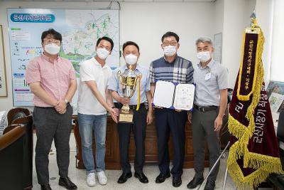 군산시장기 축구대회 우승 기념촬영