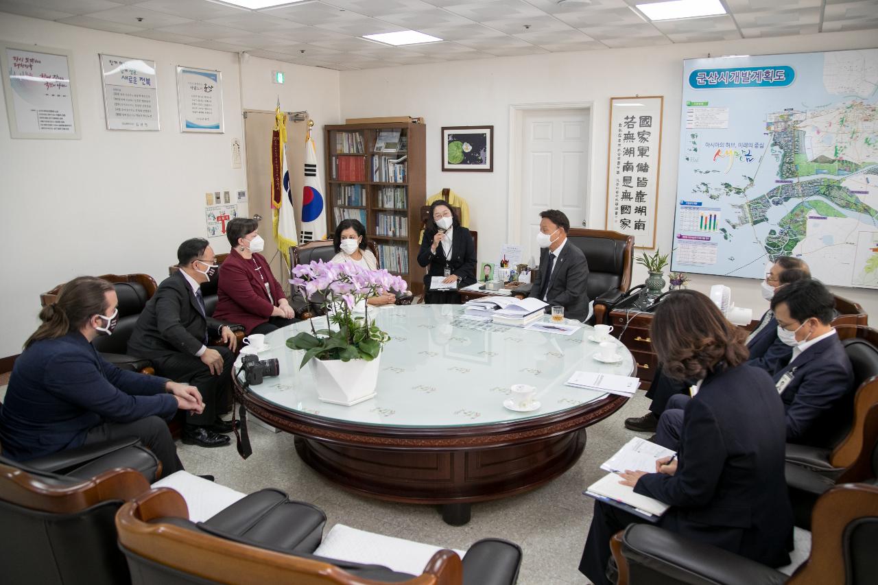 텍사스 국제리더십학교 방문단 예방