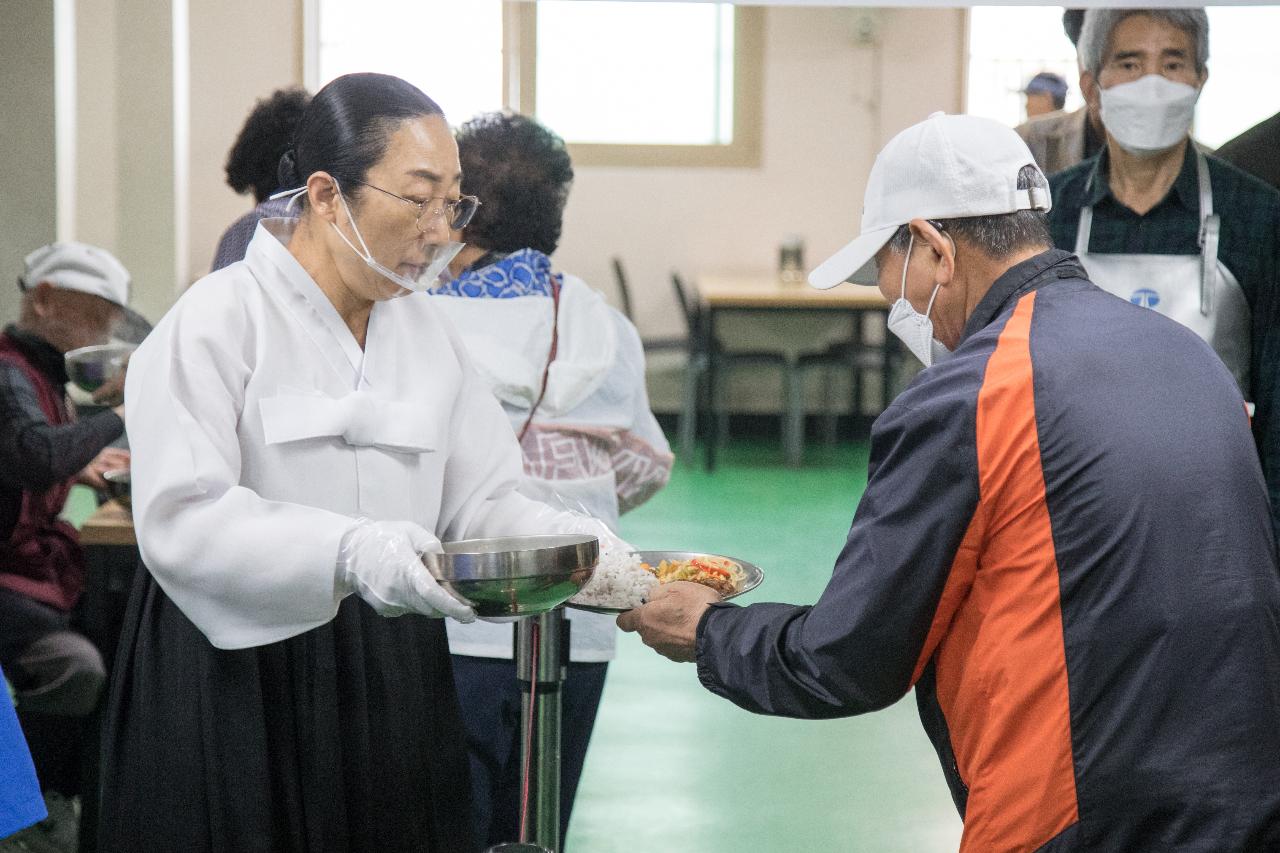 HD현대 1%나눔재단 군산경로식당 지원 현판식