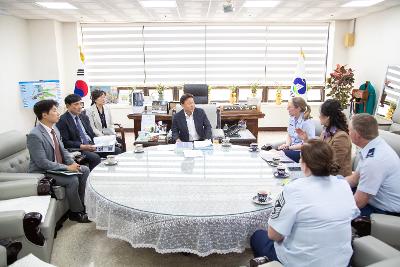 미공군 제8전투비행단 신임단장 시청 예방