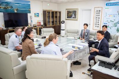 미공군 제8전투비행단 신임단장 시청 예방