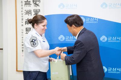 미공군 제8전투비행단 신임단장 시청 예방