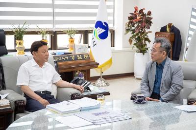 주광영 군산시립합창단 지휘자 감사패 수여식