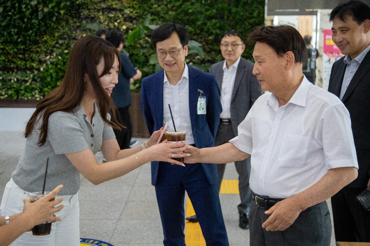 민선8기 3주년 기념, 감사의 한 잔