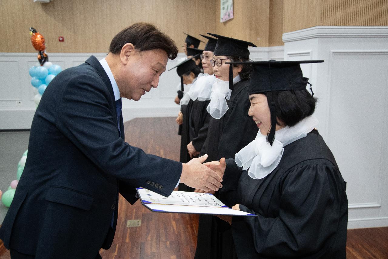 2026년 제9회 군산시늘푸른학교 졸업식