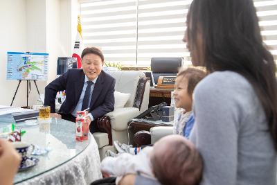 군산시 다자녀 가정 격려