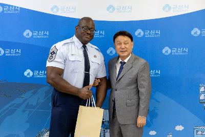 미공군 제8전투비행단 신임단장 예방