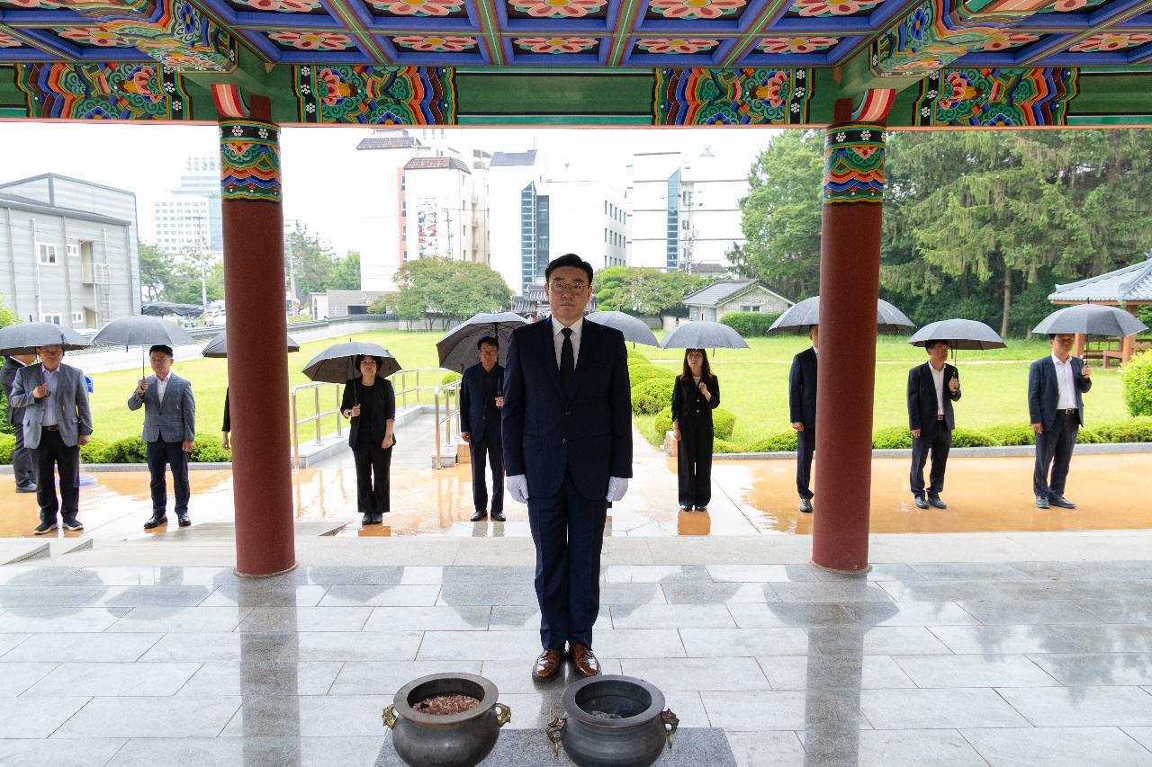 군산 호국의 숲 참배