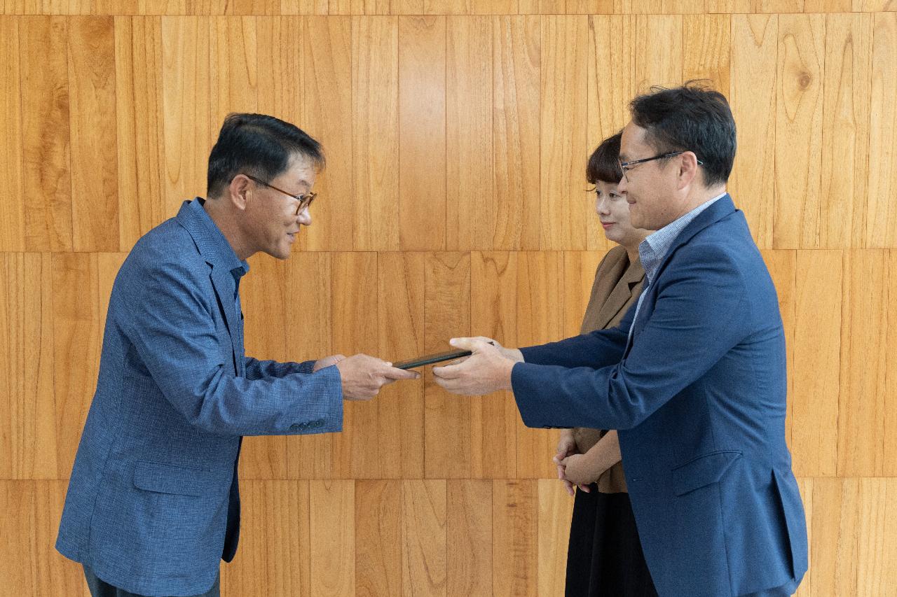 군산시 유망 강소기업 인증서 수여 및 현판식
